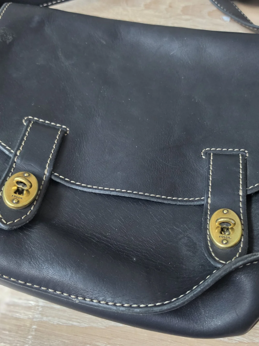 Fossil Black/ Gold Leather Saddle Bag Double Turn Lock Satchel Crossbody Purse